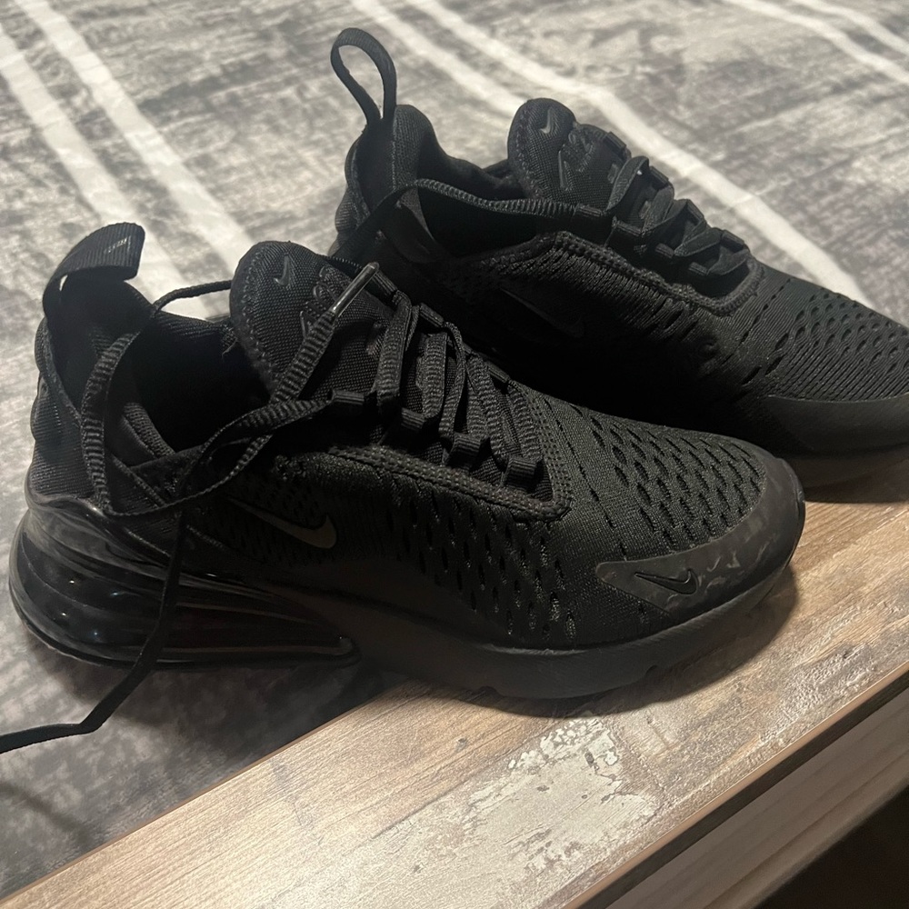 Nike women’s Black Athletic Shoes